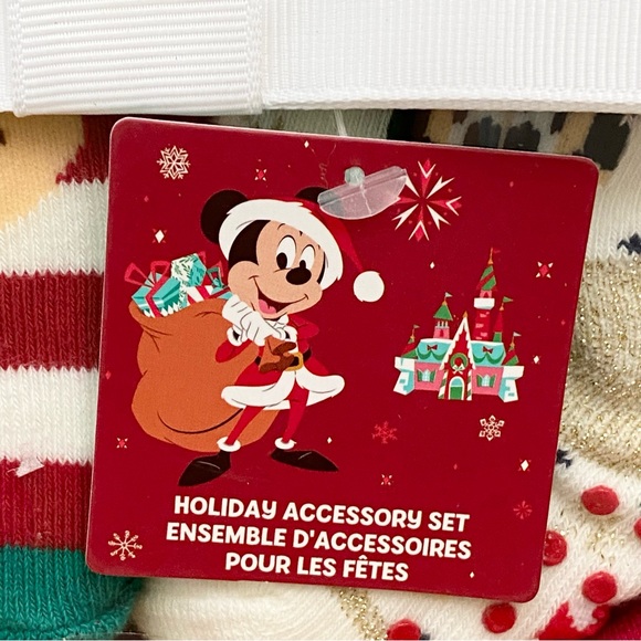 NEW Disney Holiday Accessory Set Baby 0-6 Months Diaper Cover Beanie Socks - Picture 2 of 8